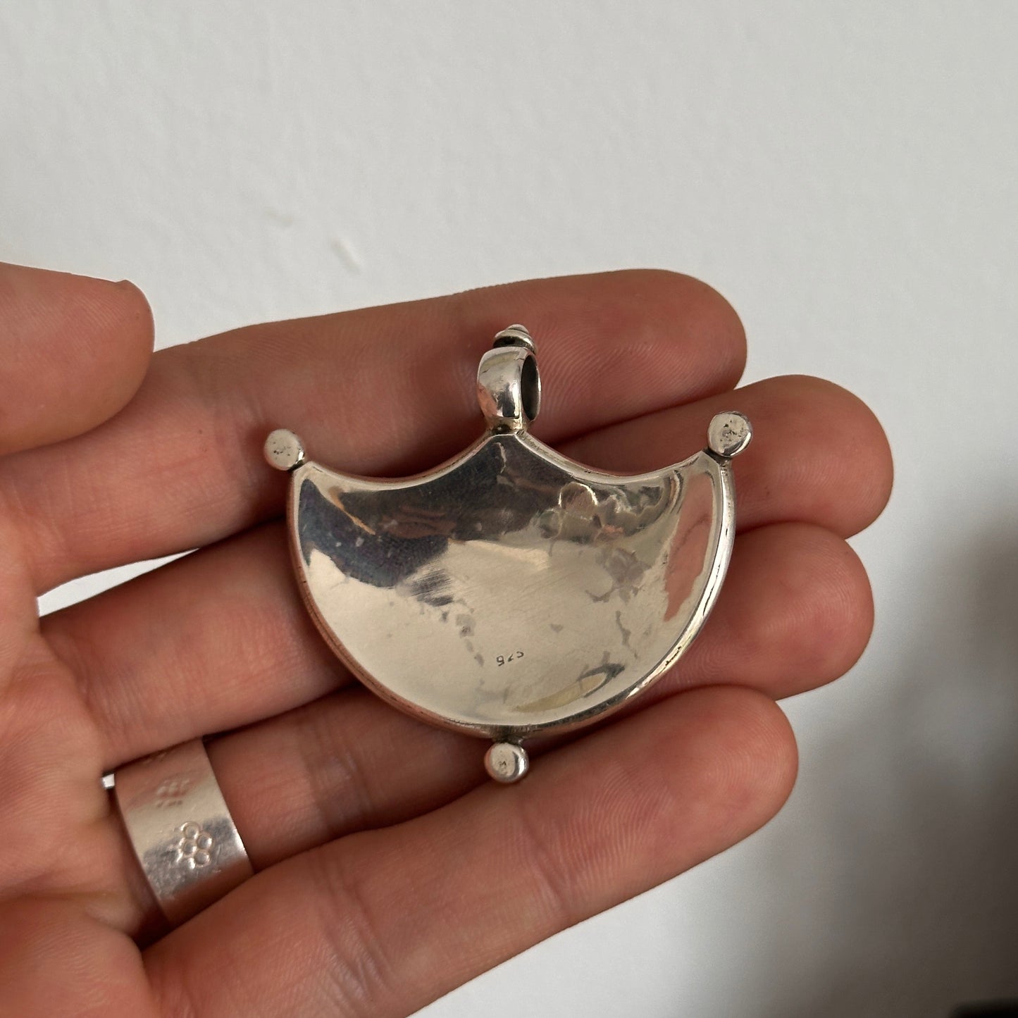 Colgante Tribal Escudo