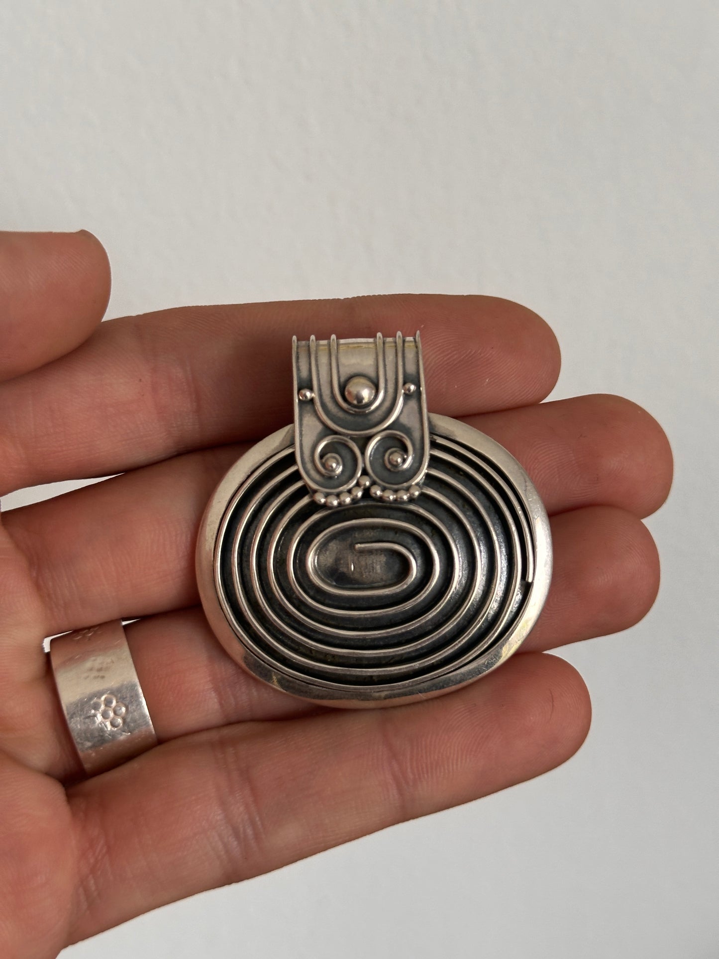 Colgante Tribal Espiral Redondo