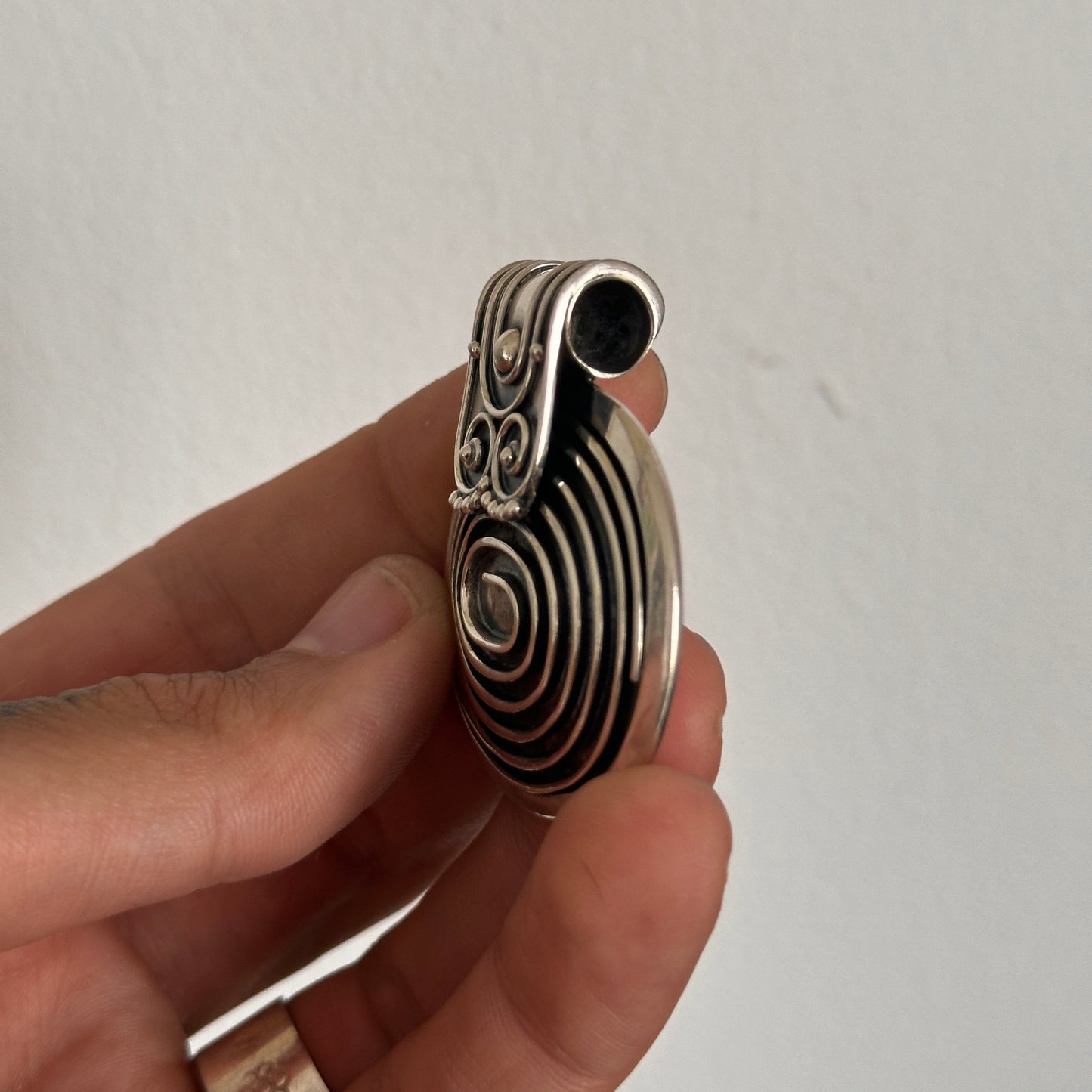 Colgante Tribal Espiral Redondo