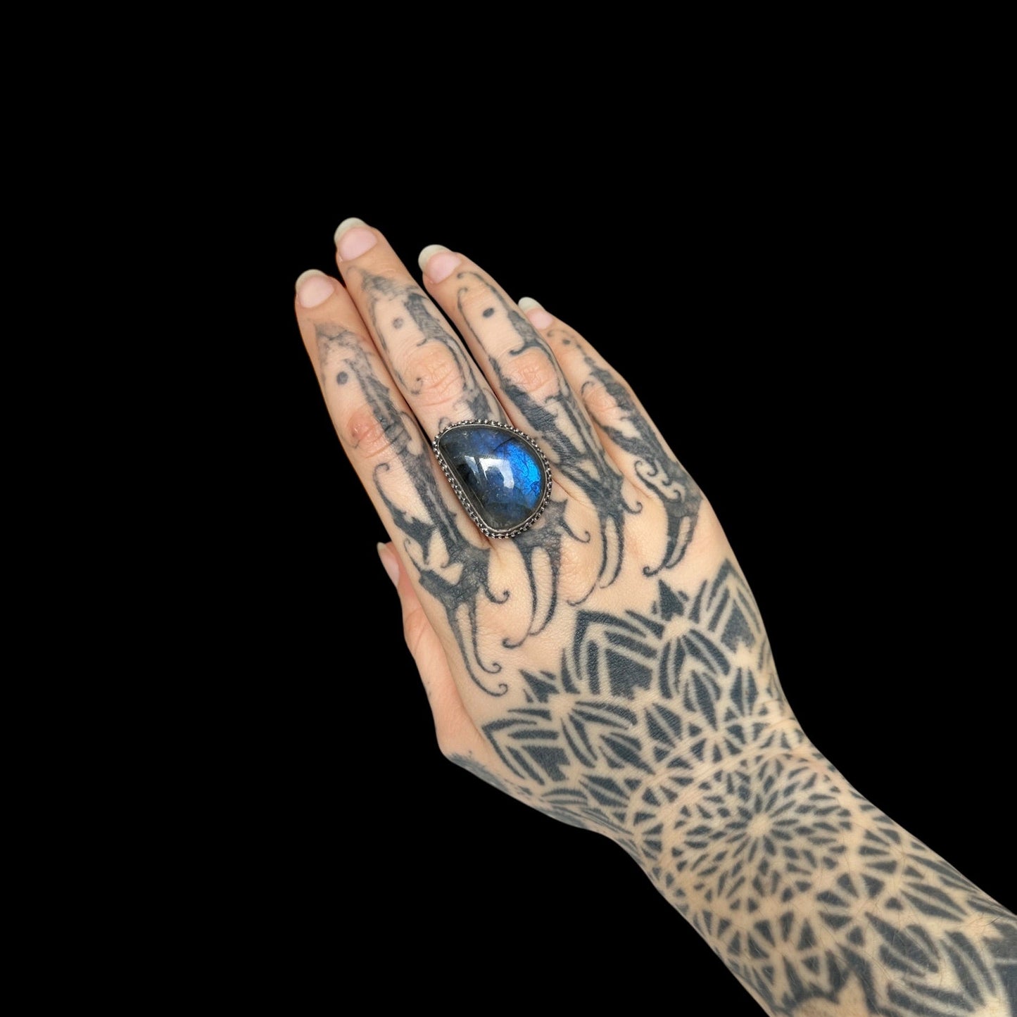 "Sāgara" (सागर) Labradorite Ring.