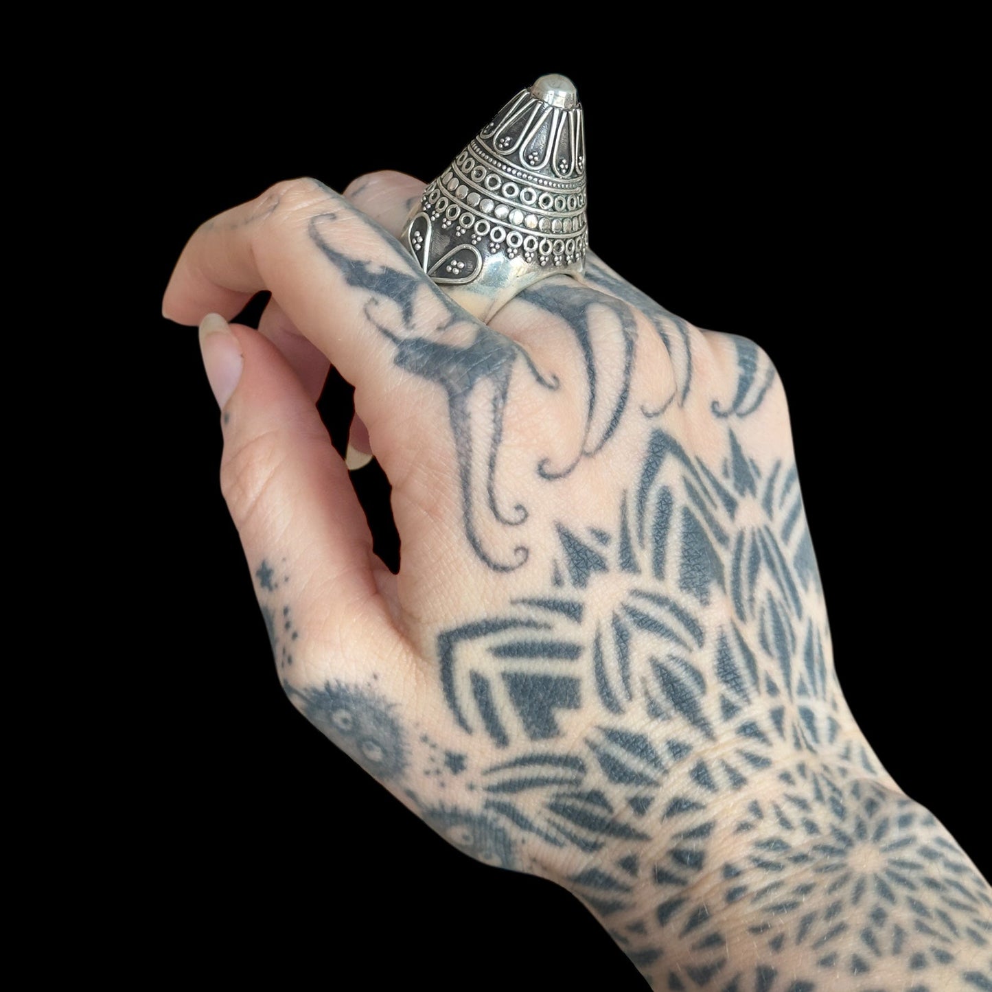 Anillo "vajrashila" · (वज्रशिला)