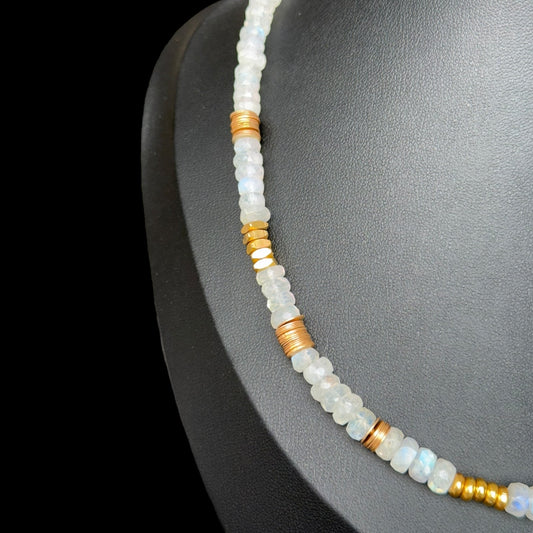 Collar de Piedra de Luna Facetada