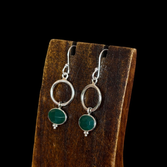 Pendientes “ĀKĀRA” (आकार) Onyx Verde