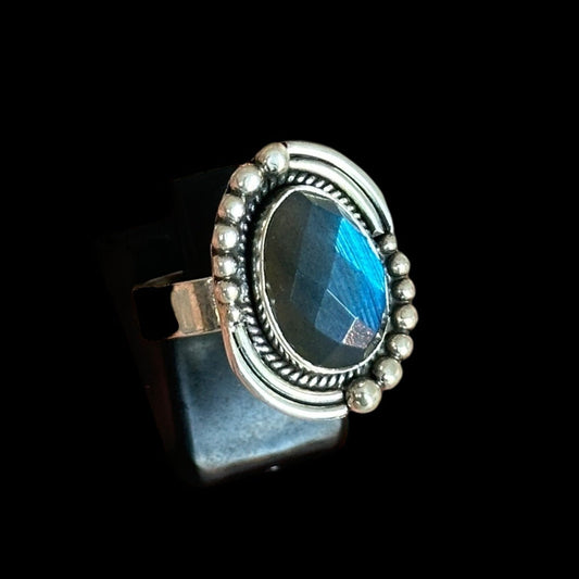 "Gomni" Labradorite Ring