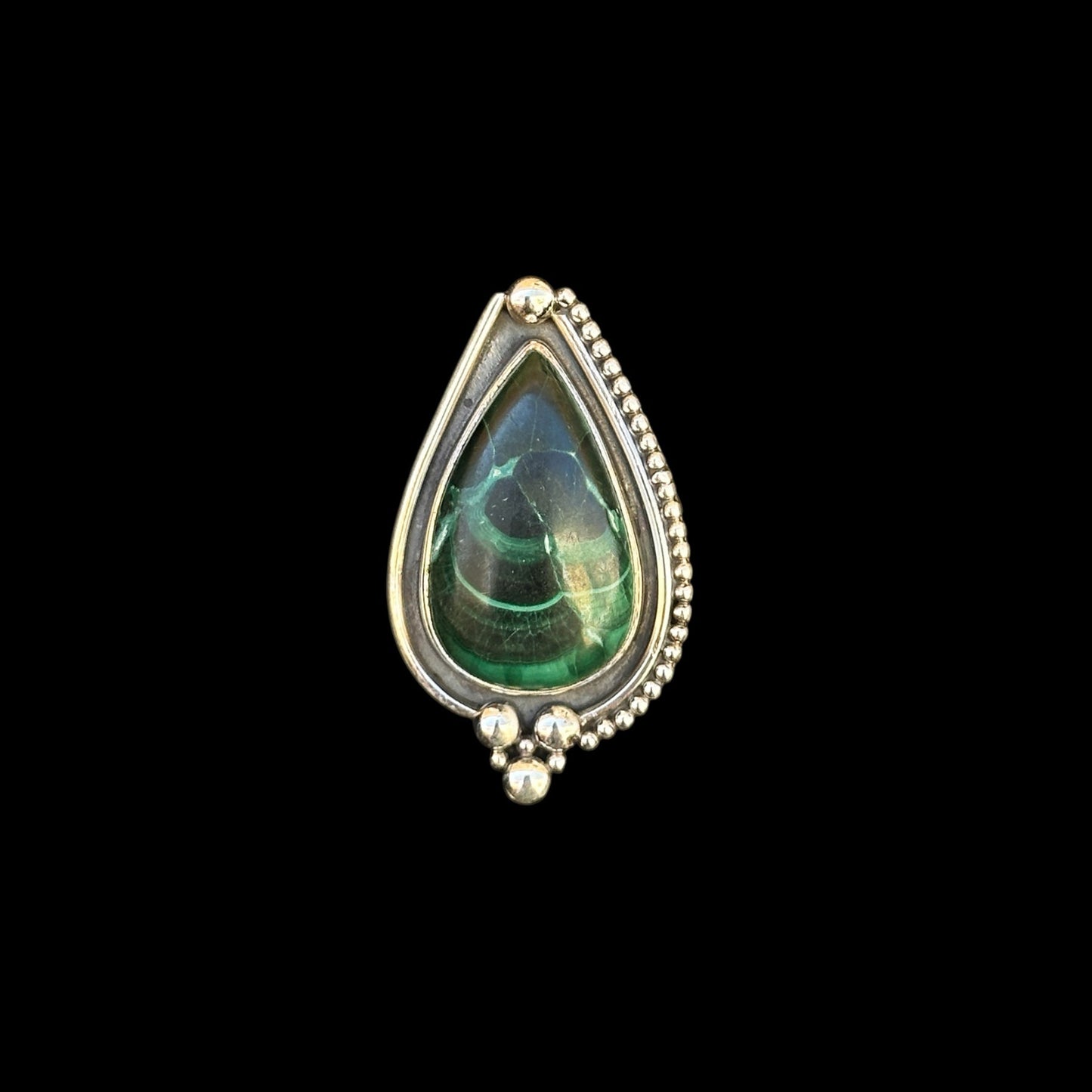 Anillo "Arjun" Malaquita