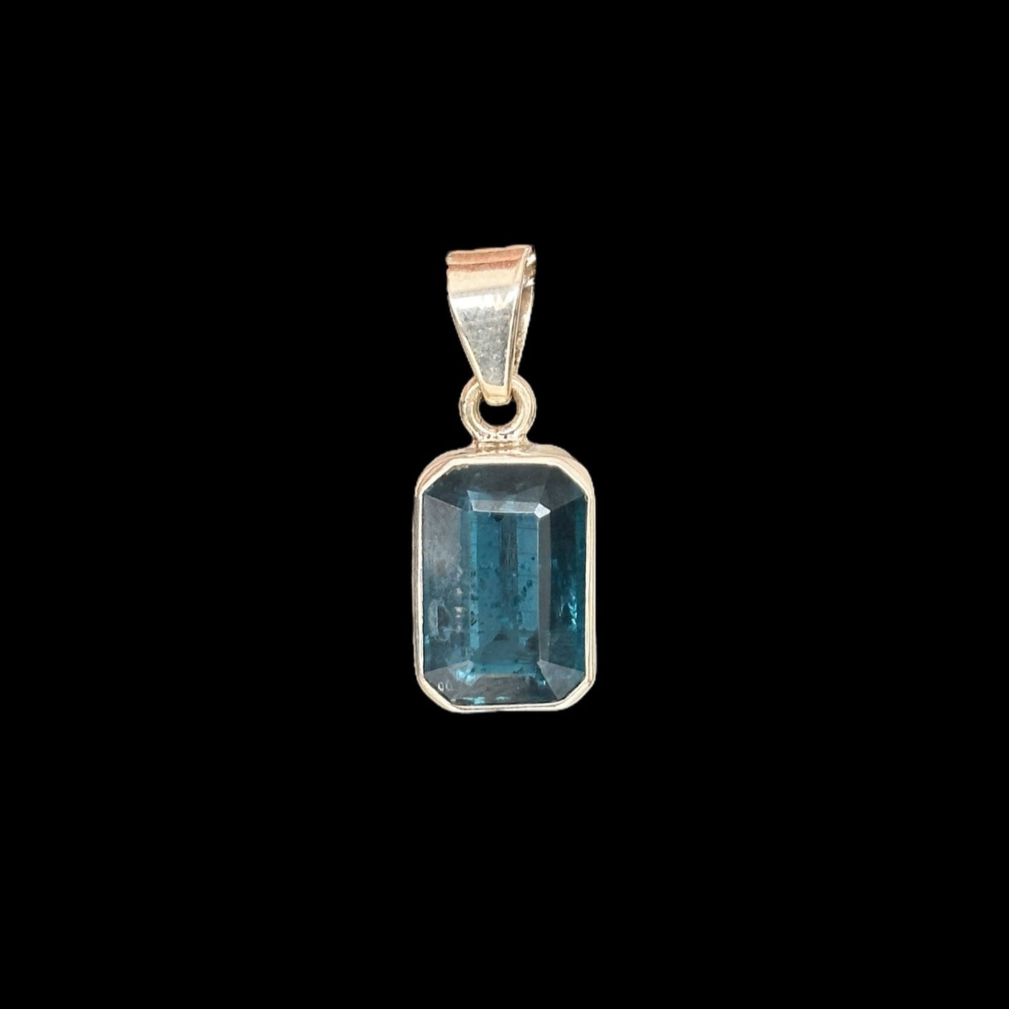 Colgante Kyanite Blu Neon Natural