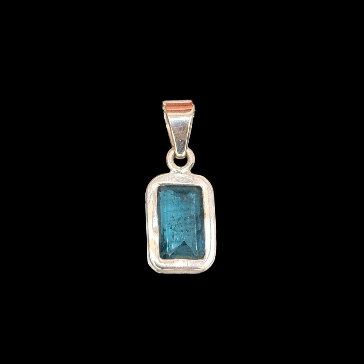 Colgante Kyanite Blu Neon Natural