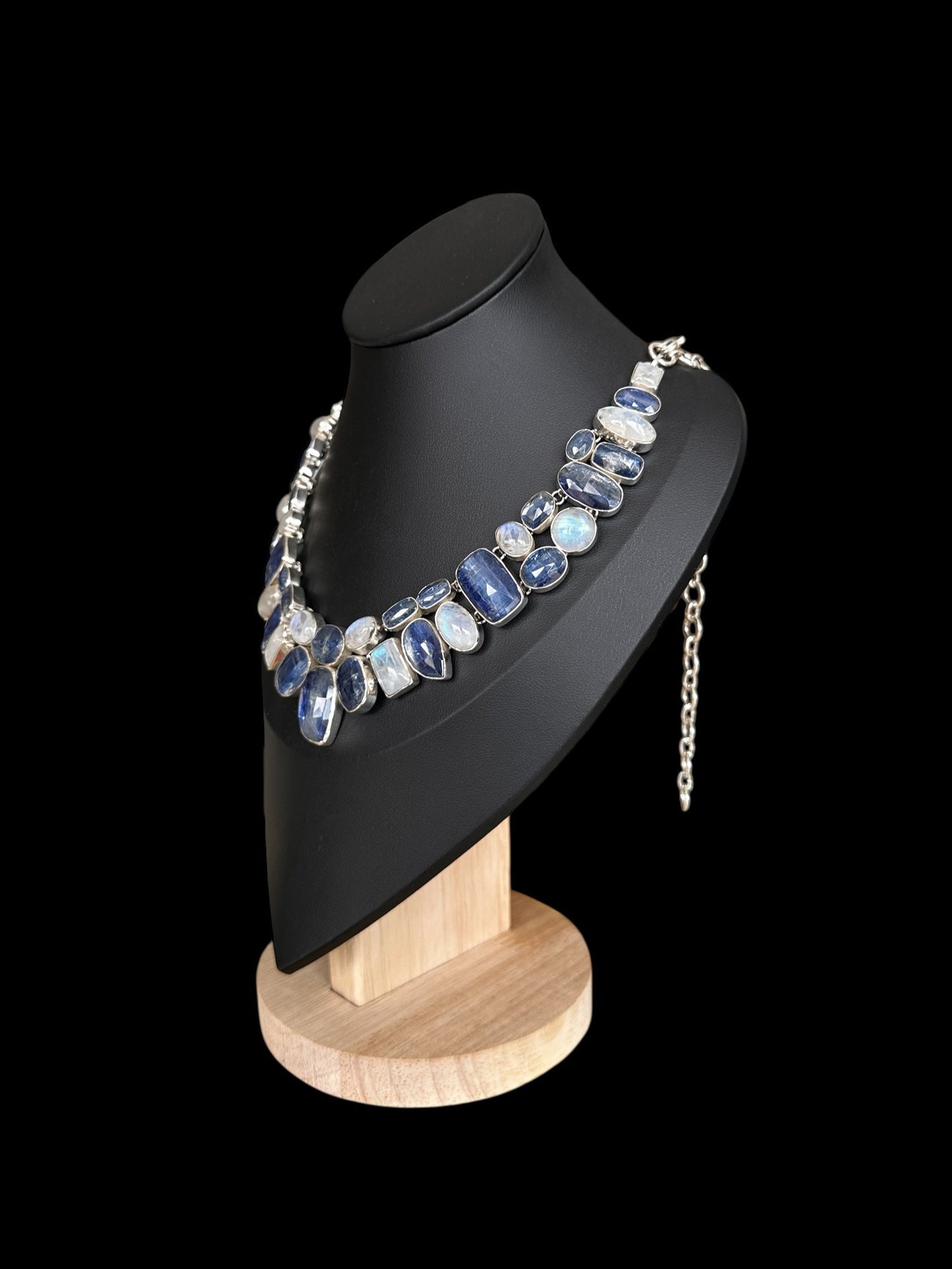 Collar "Queen" Kyanite Moonstone