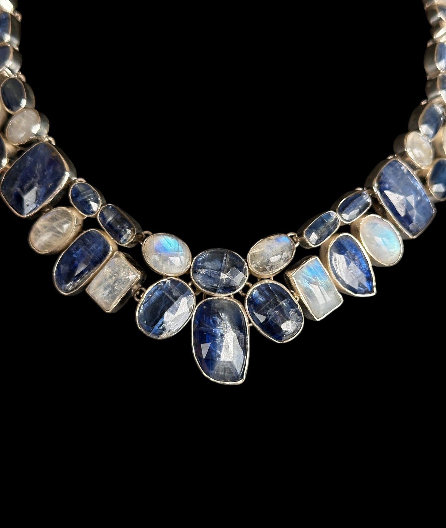 Collar "Queen" Kyanite Moonstone