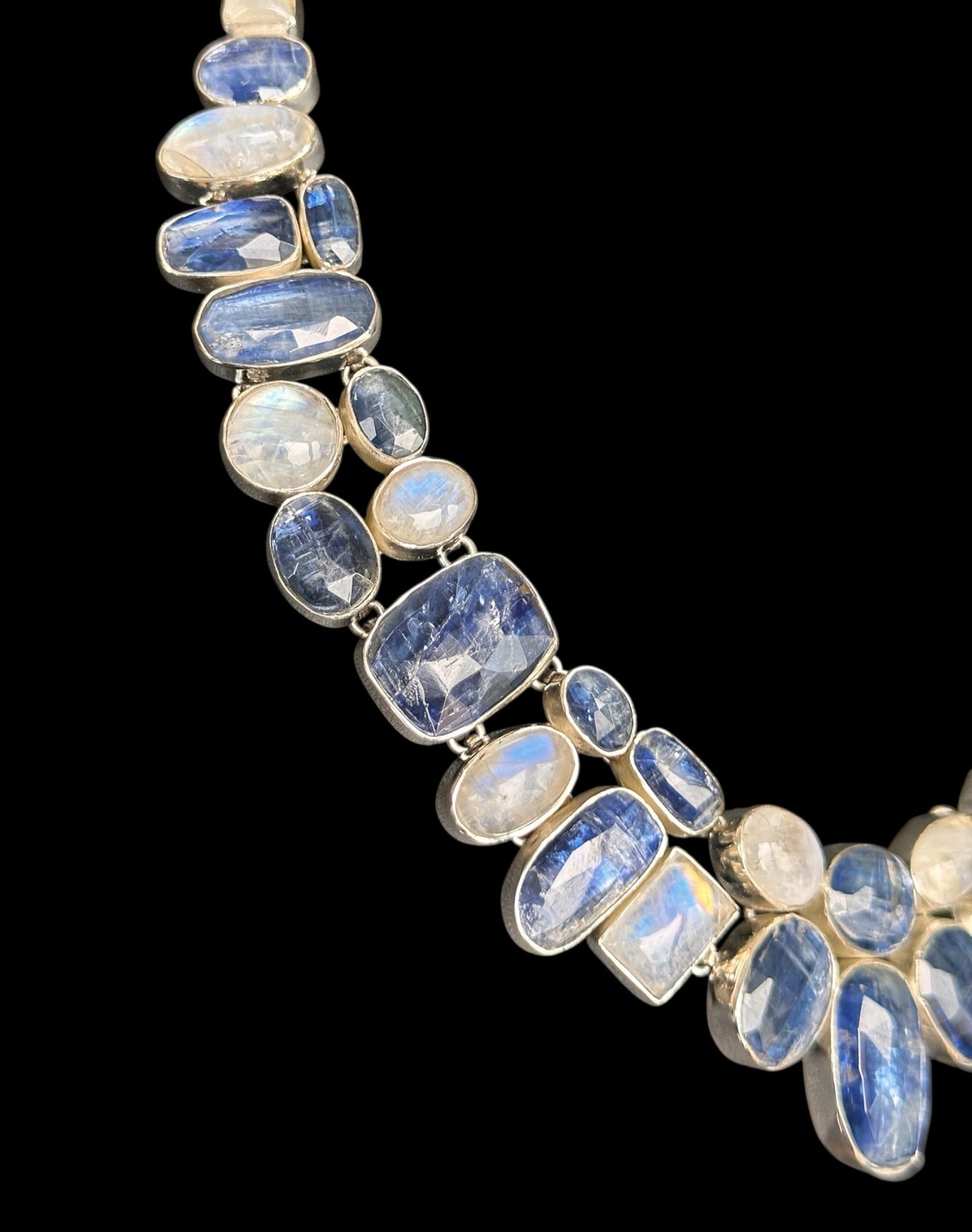 Collar "Queen" Kyanite Moonstone