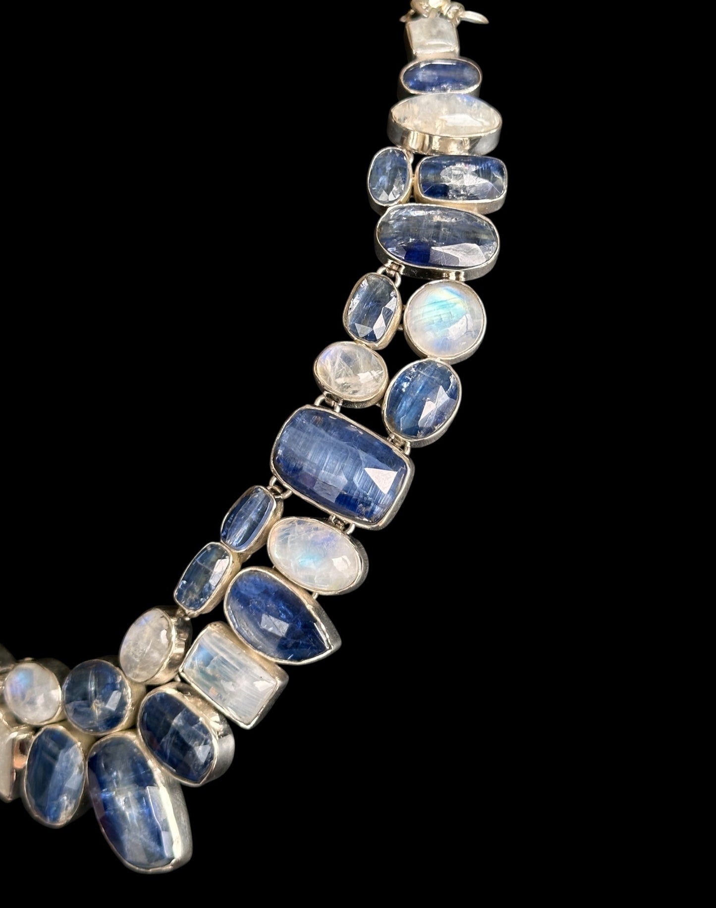 Collar "Queen" Kyanite Moonstone