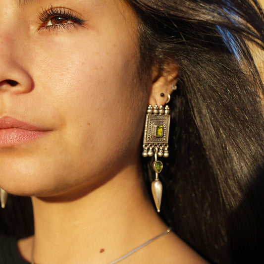 Ohrringe „Haritāṅgī“ (हरिताङ्गी)