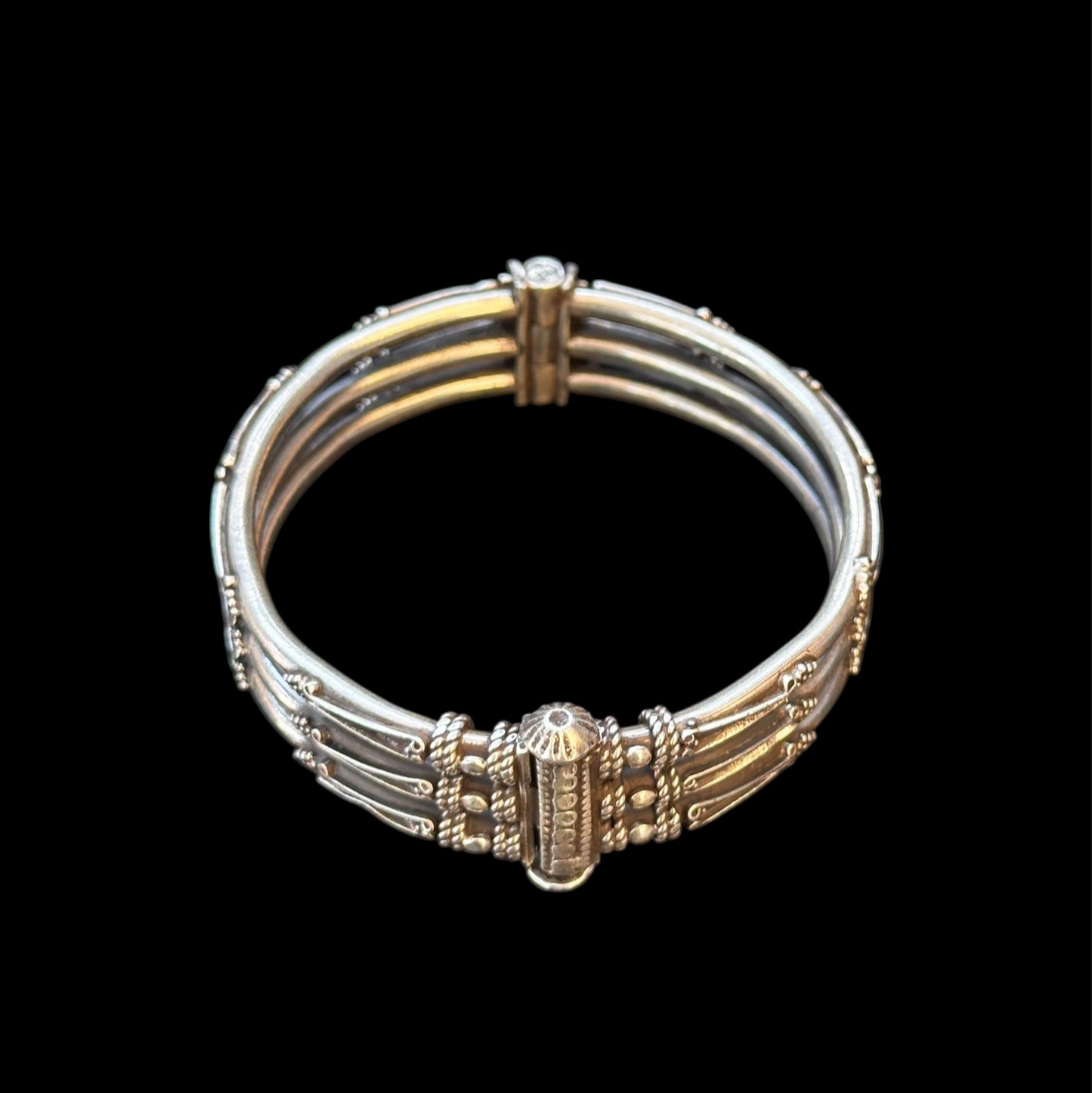 Pulsera “Kavach”
