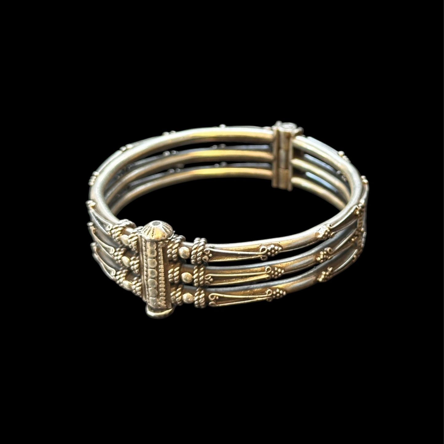 Pulsera “Kavach”