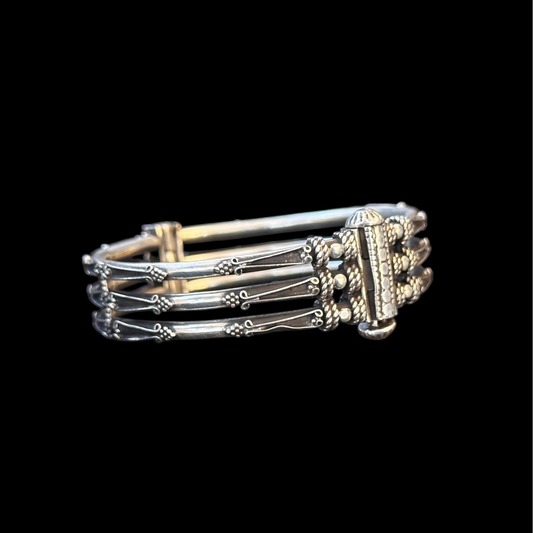 Pulsera “Kavach”