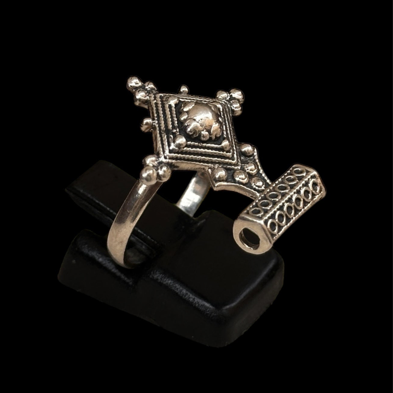 Anillo Étnico Flecha Guía