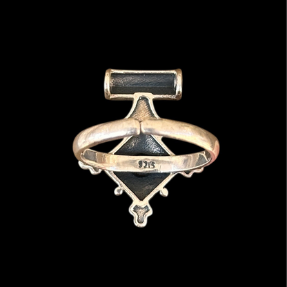 Ethnisch inspirierter Pfeilring