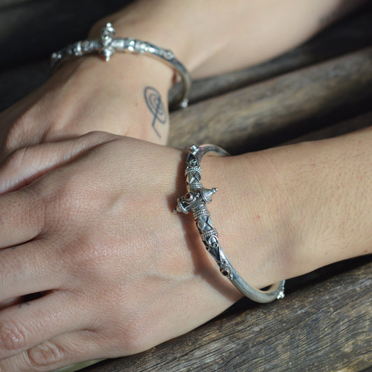 Pulsera "Āyudha" (आयुध)