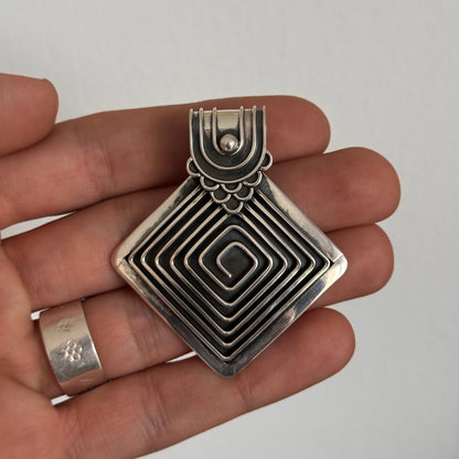 "Yantra"-Anhänger (यन्त्र)