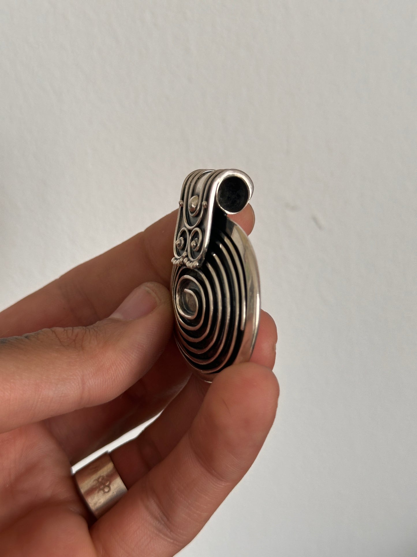 Colgante Tribal Espiral Redondo