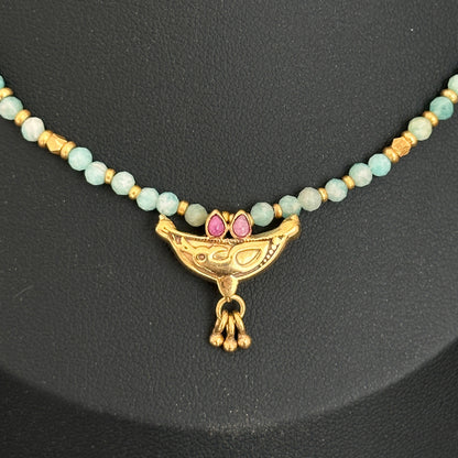 Halskette Steine Mantra Box