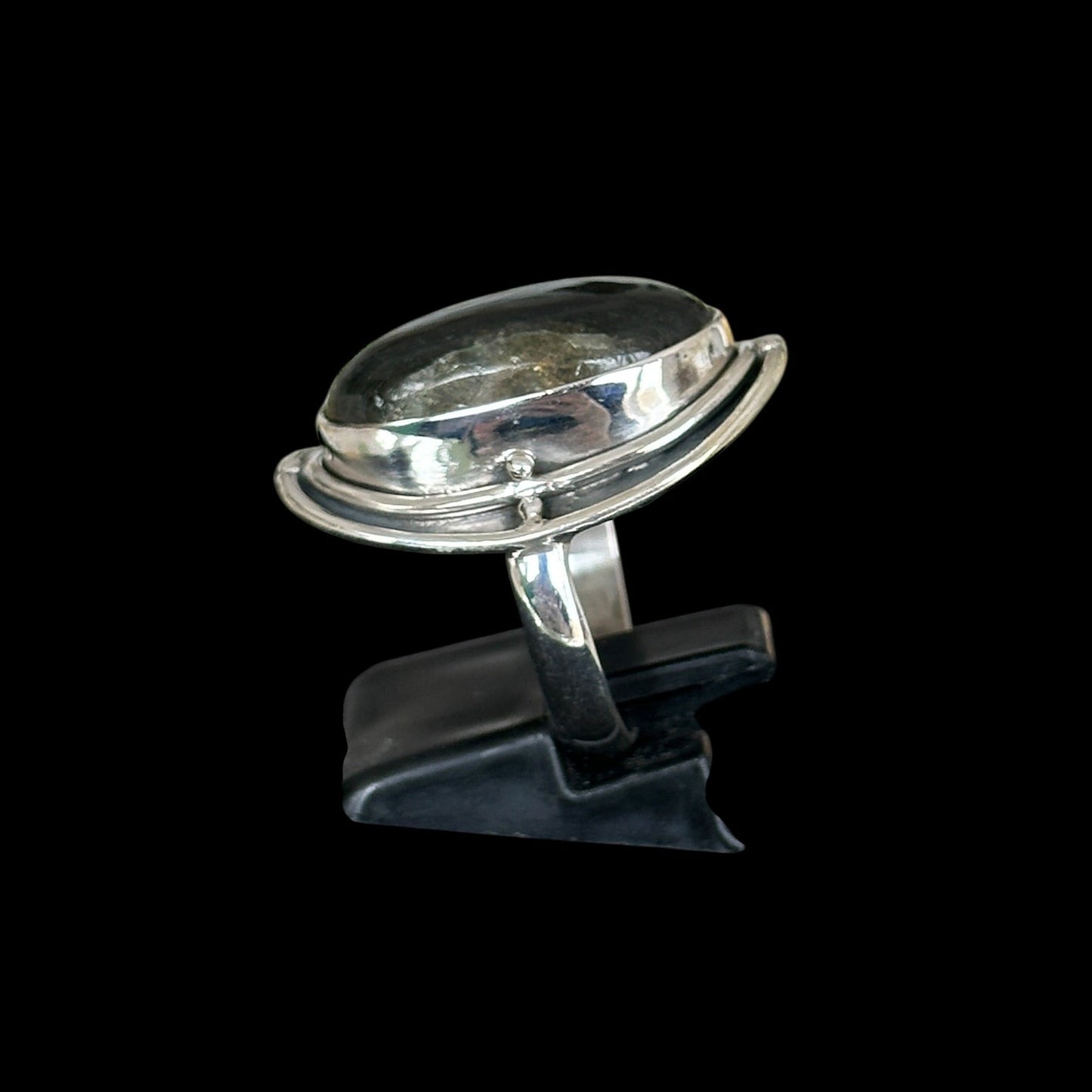 Anillo "Paridhi" Labradorita Forma Ovalada