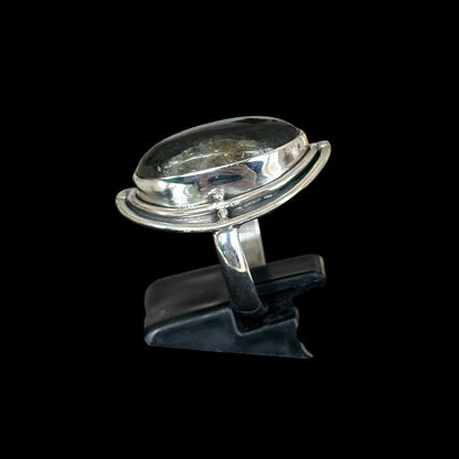 Anillo "Paridhi" Labradorita Forma Ovalada