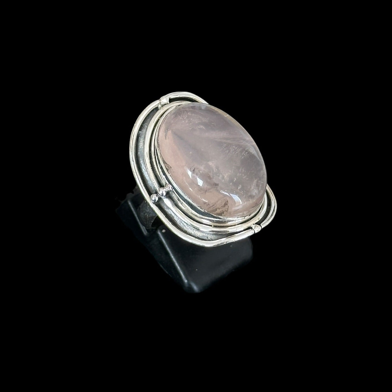 Anillo "Paridhi" Cuarzo Rosa