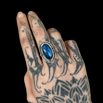 Anillo "Paridhi" Labradorita Forma Ovalada