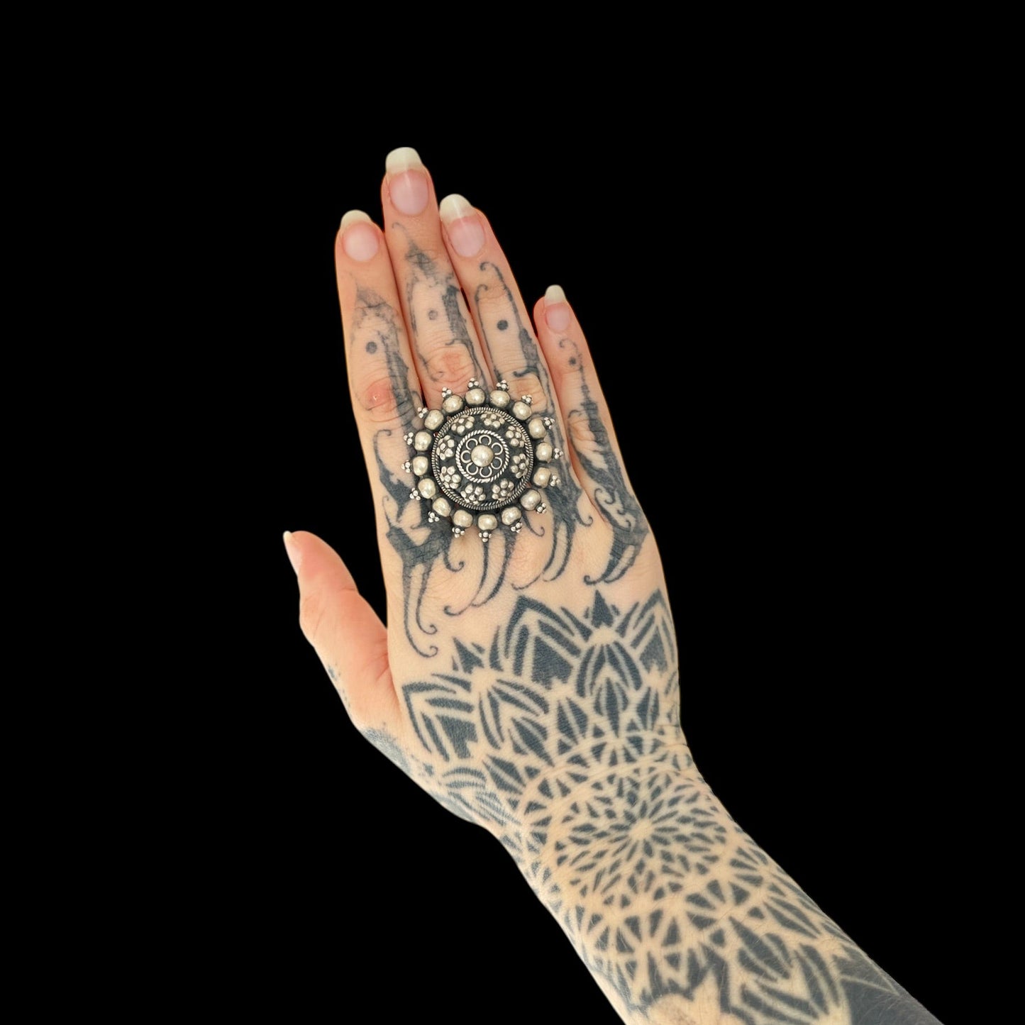 Ring „Vasundharā“ (वसुधरा)