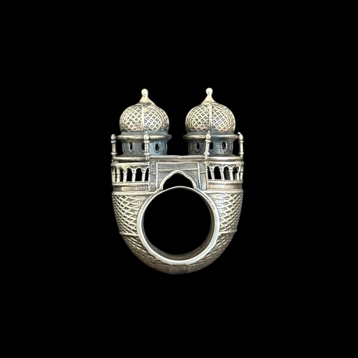 Śikhara-Ring (शिखर)