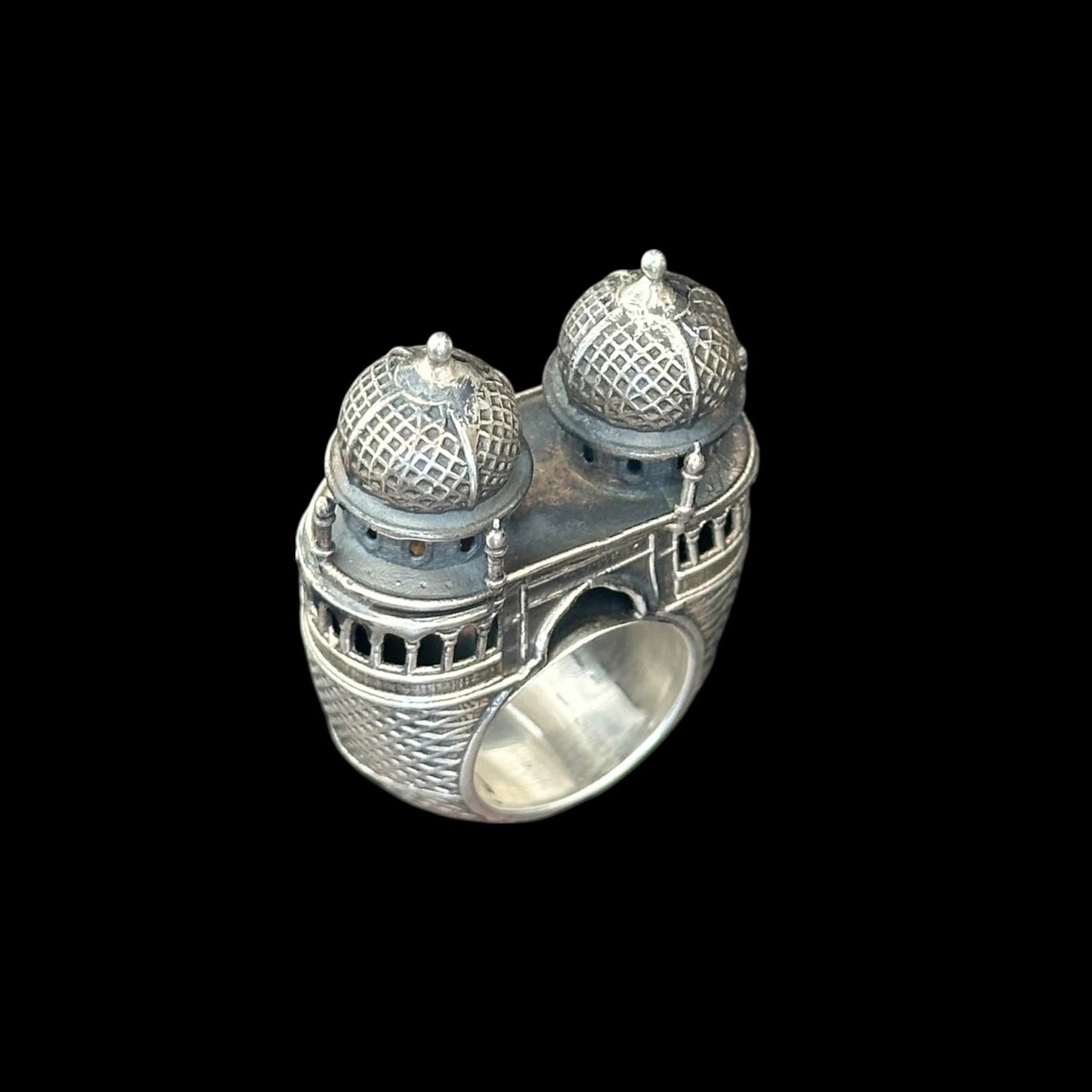 Śikhara-Ring (शिखर)