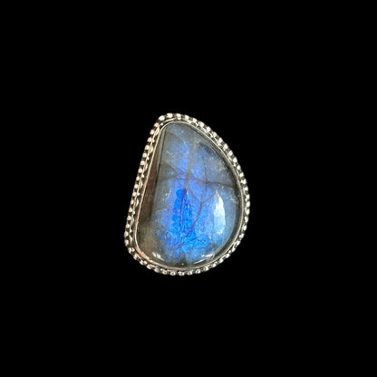 "Sāgara" (सागर) Labradorite Ring.