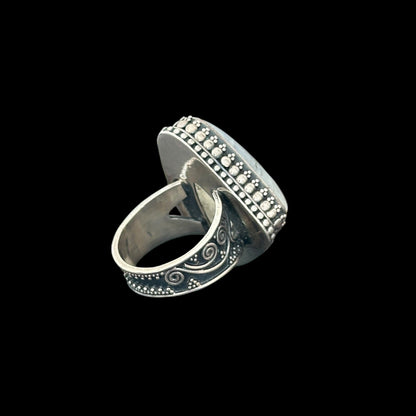 "Sāgara" (सागर) Moonstone Ring.