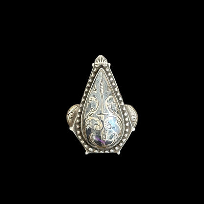 Ring „padmapatra“ (पद्मपत्र)