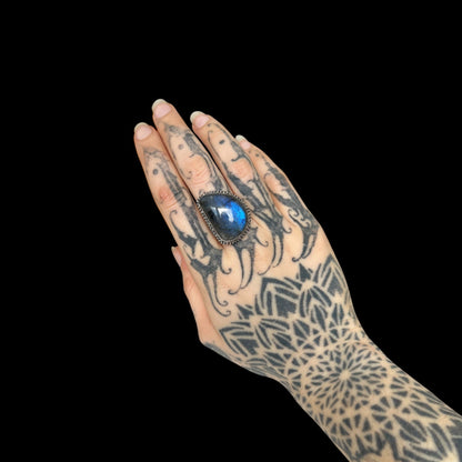 "Sāgara" (सागर) Labradorite Ring.