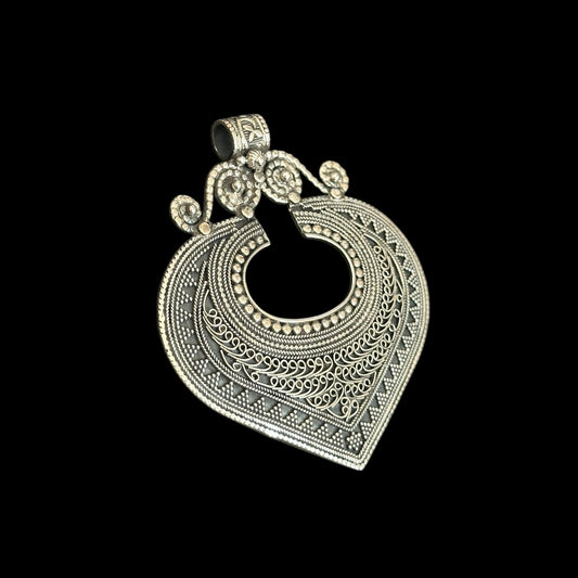 Anhänger "Hṛdaya" (हृदय)