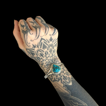 Armband „Ananta“ (अनन्त) Türkis gefasst mit Ganesha-Form