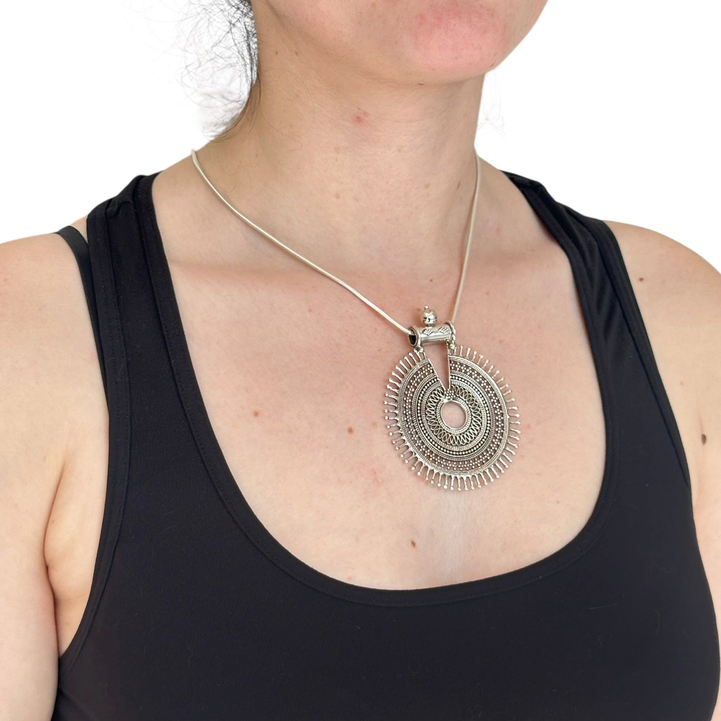 Anhänger "Sūrya Maṇḍala" (सूर्यमण्डल)