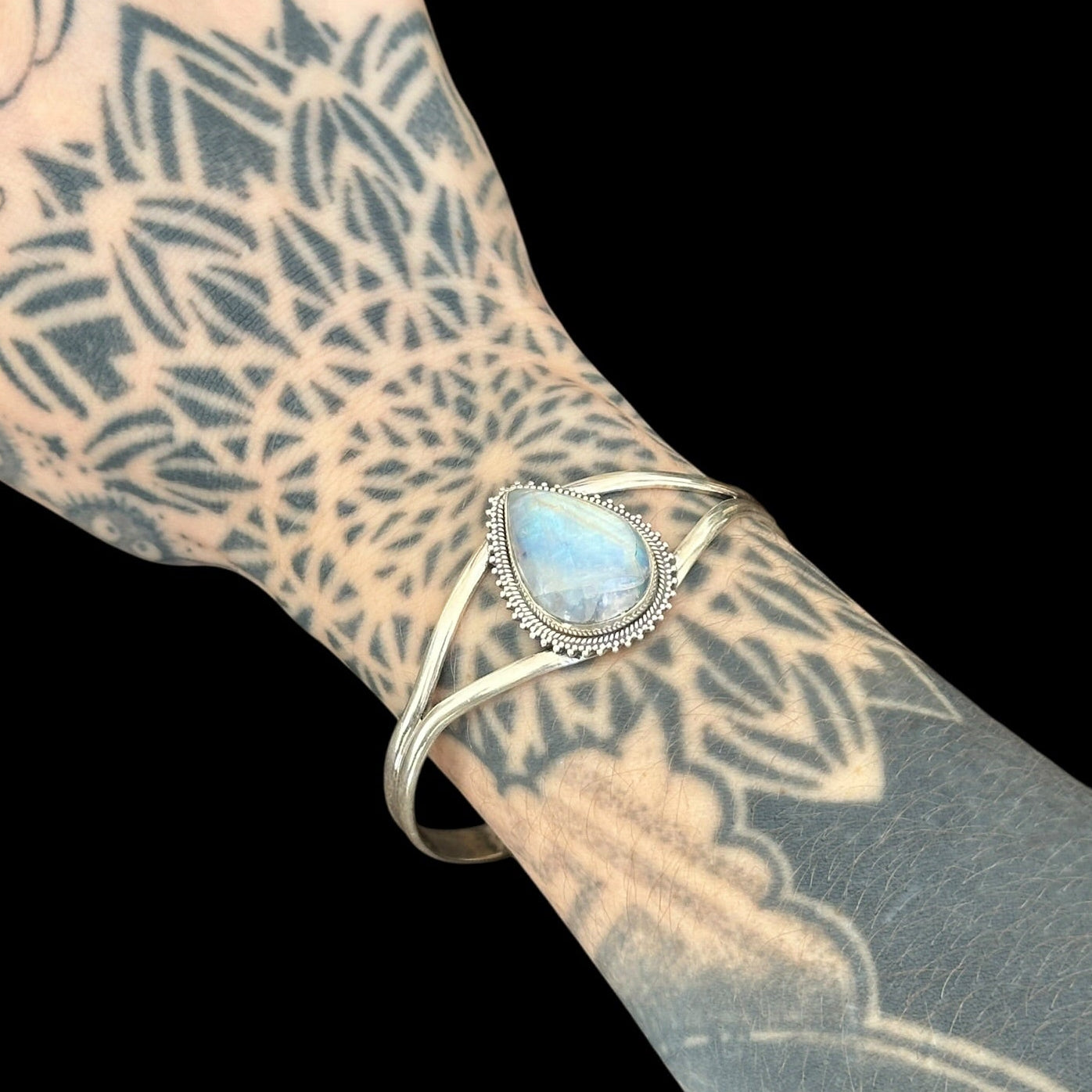 Armband "Triveni" (त्रिवेणी) Mondstein