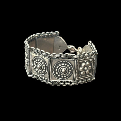 Armband „Padmāvali“ (पद्मावली)