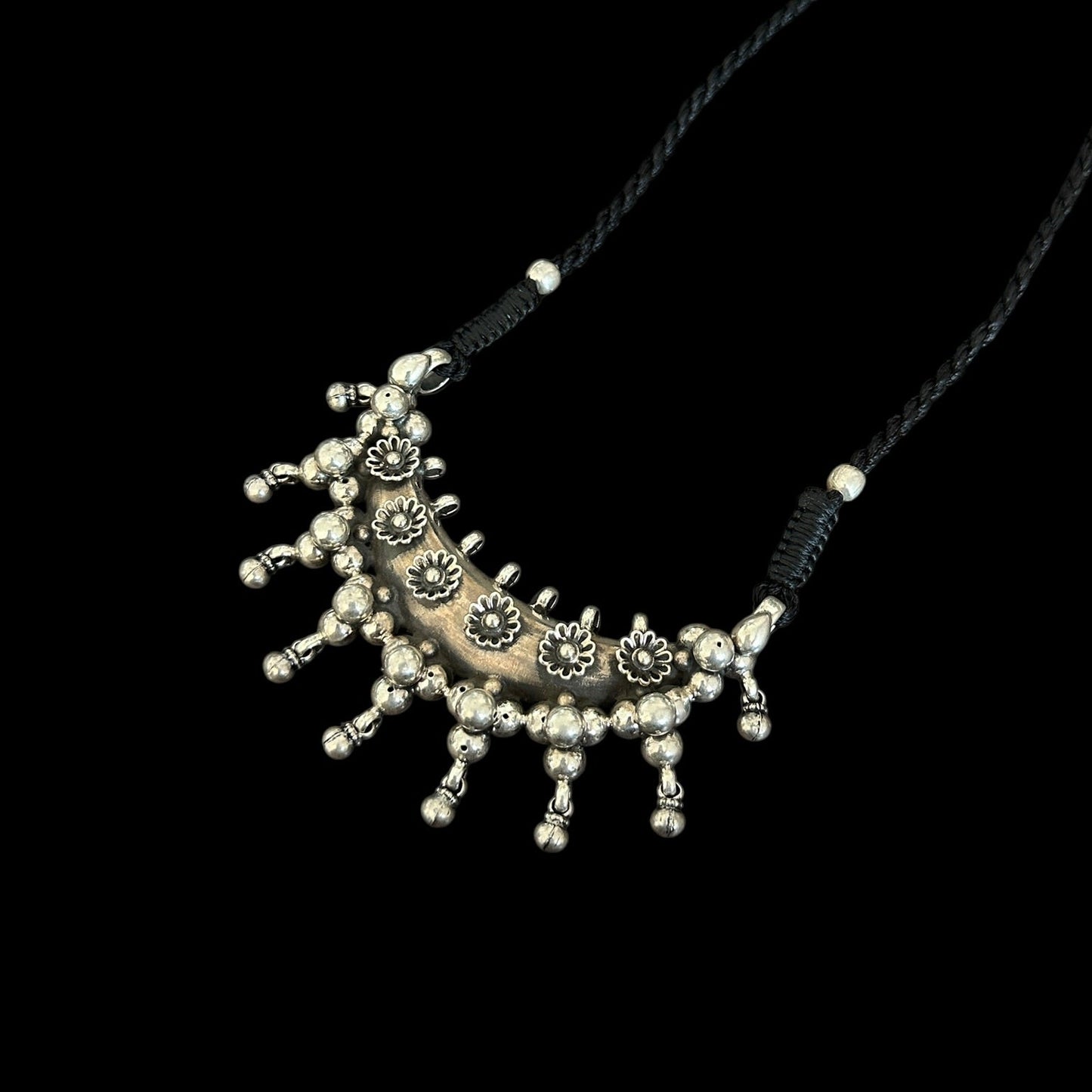 Halskette „Ardhachandra“ (अर्धचन्द्र)