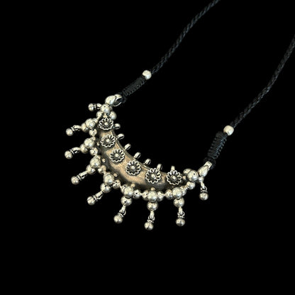 Halskette „Ardhachandra“ (अर्धचन्द्र)