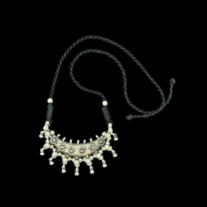 Halskette „Ardhachandra“ (अर्धचन्द्र)