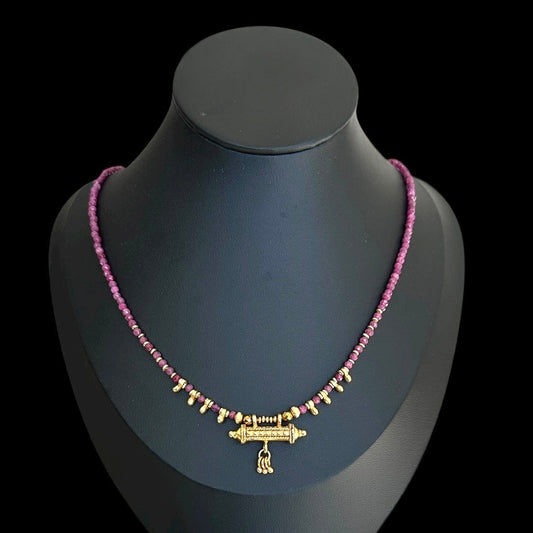 Collar Mantra Box Indian Ruby