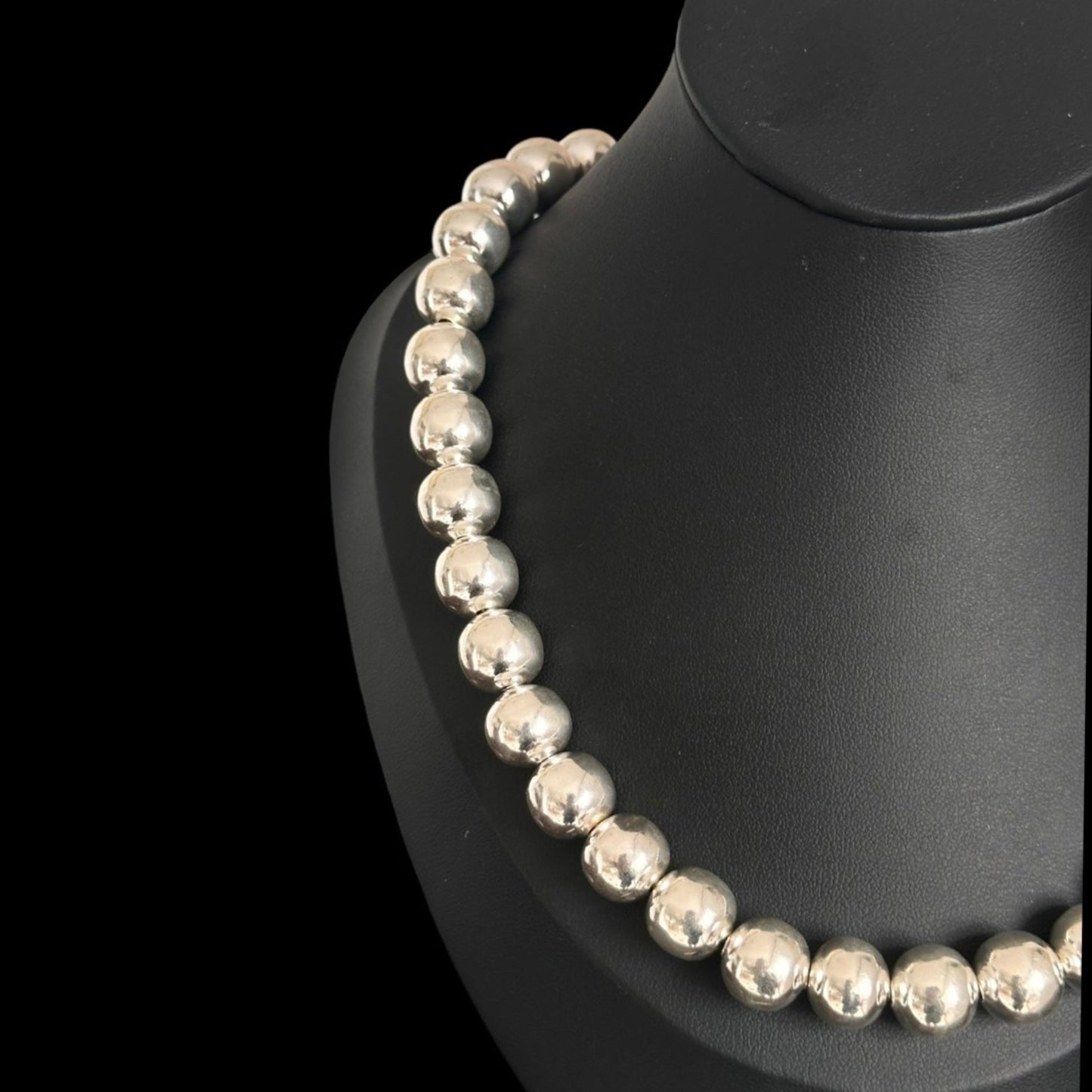 Collar de Bolas de Plata