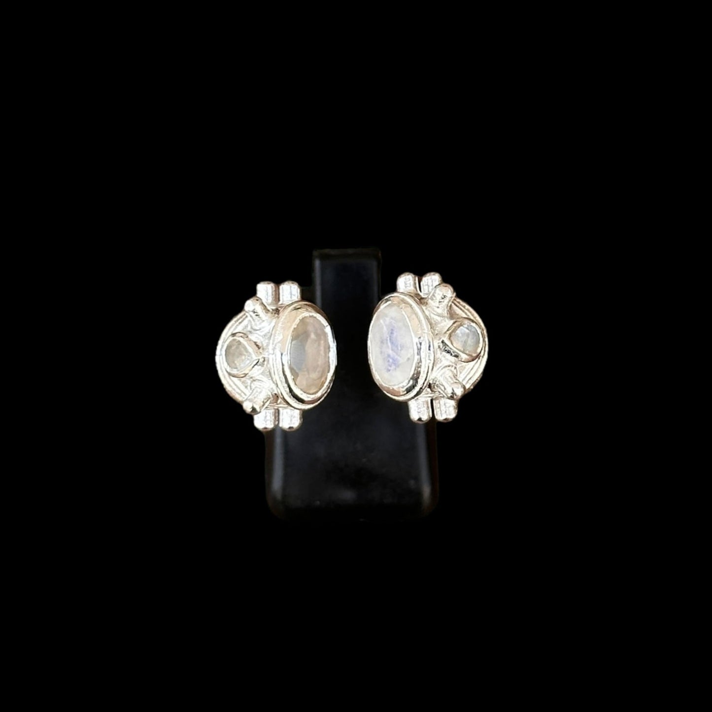 Anillo "Kalinda" Piedra de Luna