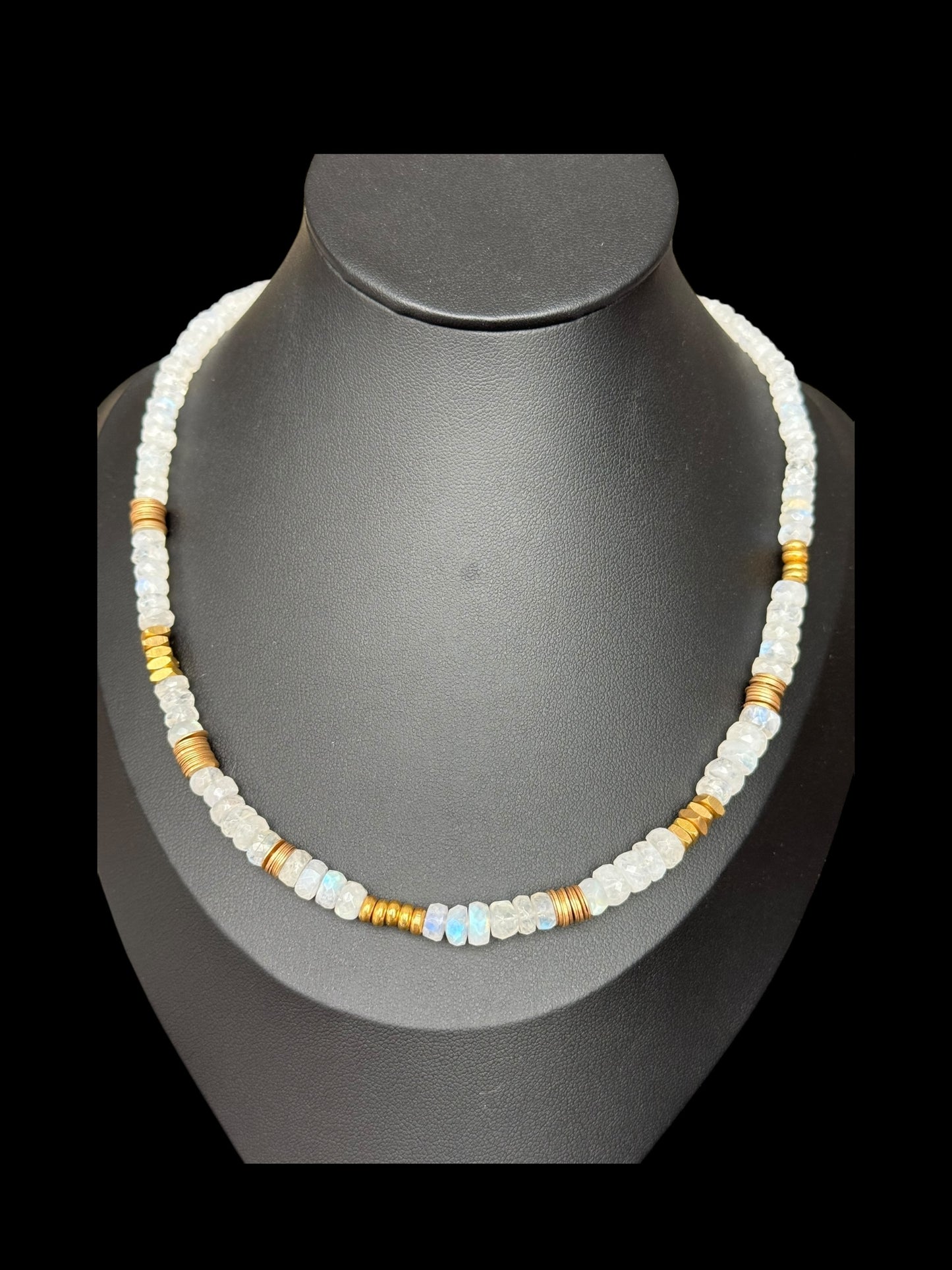 Collar de Piedra de Luna Facetada