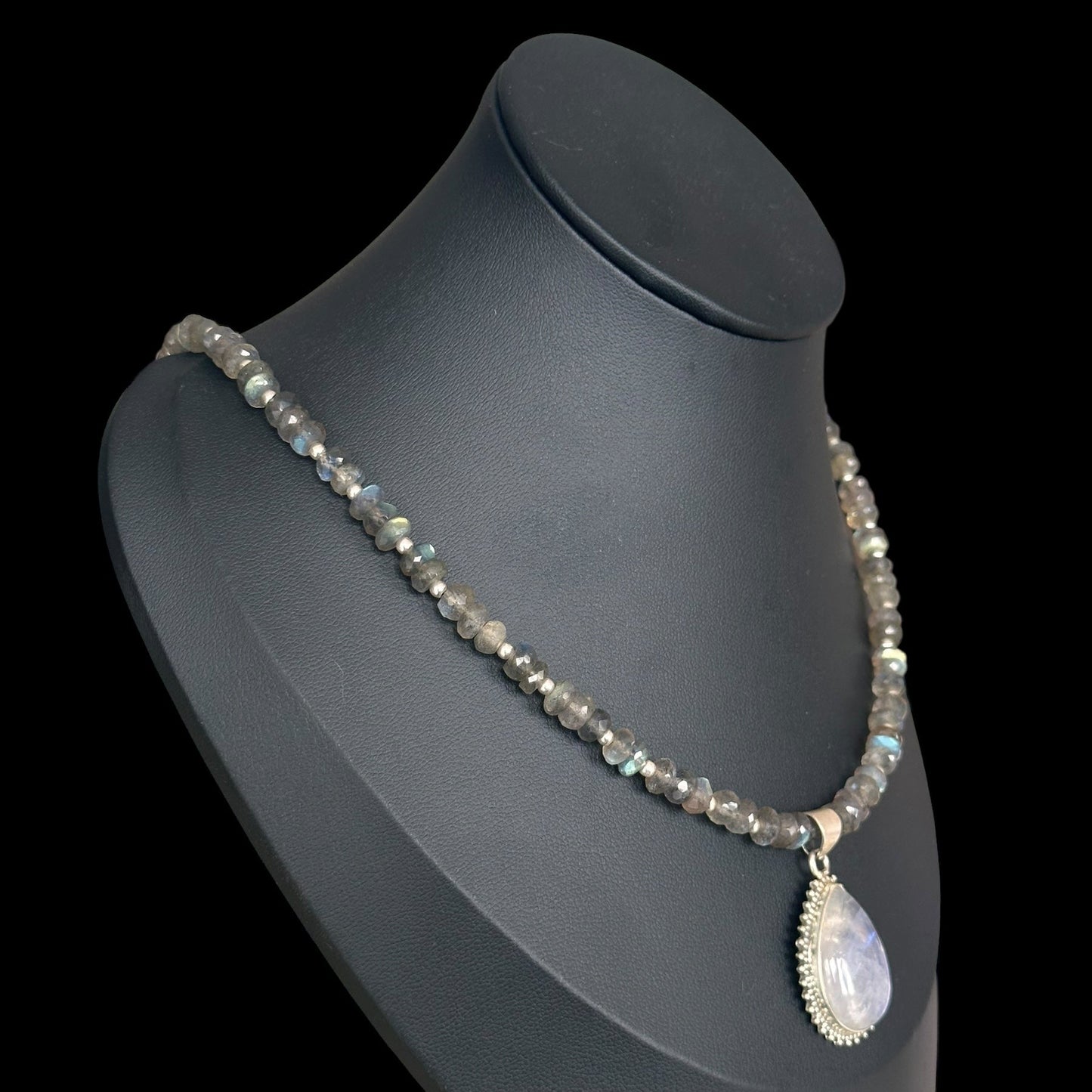 Collar de Labradorita con Colgante Piedra de Luna