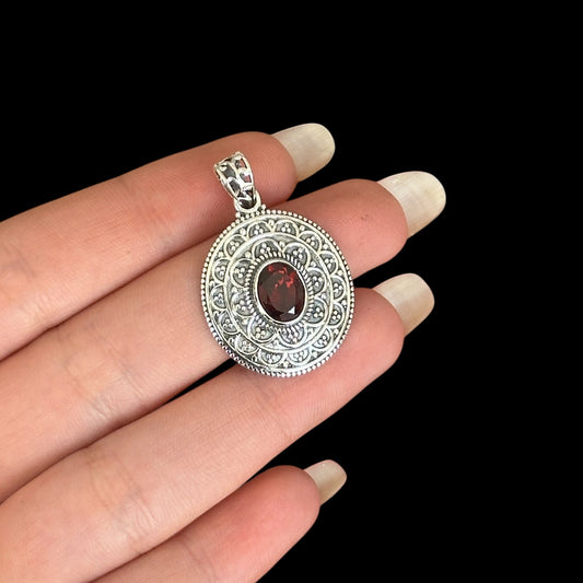 Anhänger "Raktā" (रक्ता